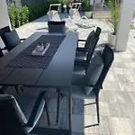 Apartamento Breitling With Pool Biograd Na Moru