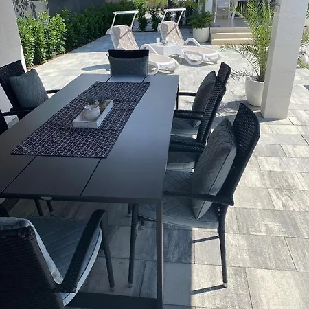Apartment Breitling With Pool Biograd Na Moru