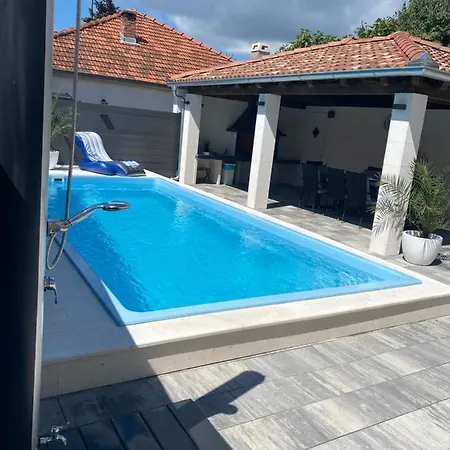 Breitling With Pool Apartment *