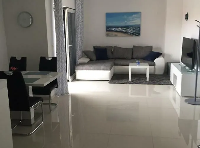 Apartman Breitling With Pool Biograd Na Moru