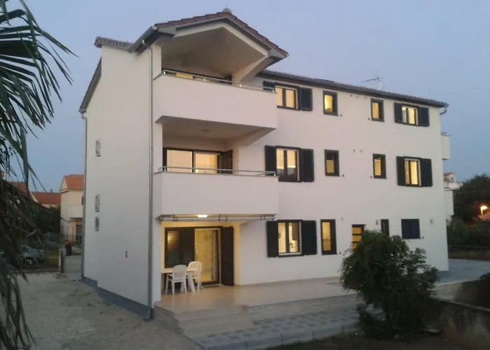 Breitling With Pool דירה